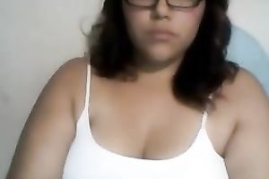 Hot curvy dark brown wife flashes her large boobies on cam