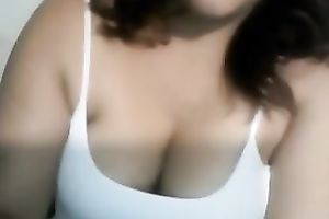 Hot curvy dark brown wife flashes her large boobies on cam