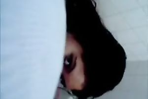 This Indian hoe is glamorous and fuck and this babe knows how to give head