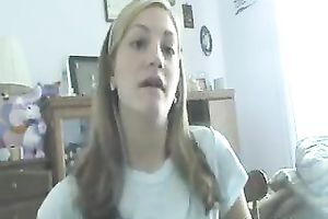 Alluring dilettante slutty wife flashes her worthy titties for the web camera