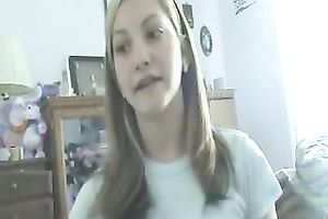 Alluring dilettante slutty wife flashes her worthy titties for the web camera