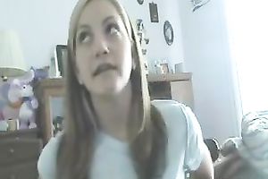 Alluring dilettante slutty wife flashes her worthy titties for the web camera