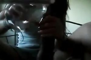 My neat Cuban girlfriend is giving me a quick handjob