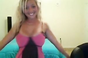 This hawt and lascivious golden-haired cutie knows how to make you cheerful