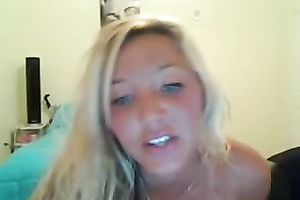 This hawt and lascivious golden-haired cutie knows how to make you cheerful