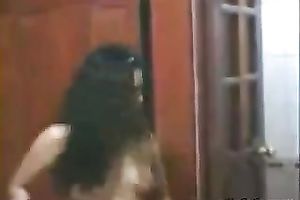 Skanky Indian whore with curvy body shape is dancing stripped in front of the camera