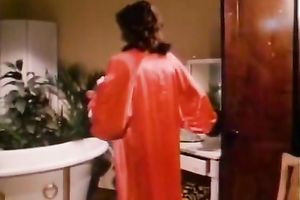 Two voluptuous women dive in every other vaginas in the living room