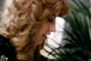 Two voluptuous women dive in every other vaginas in the living room