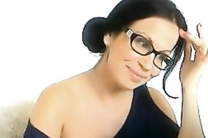 I think babes who wear glasses are extremely seductive