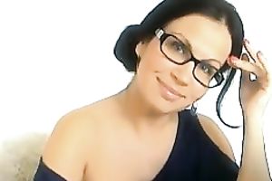 I think babes who wear glasses are extremely seductive