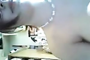 Buxom babe flashes her charming goodies on web camera