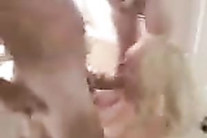Amateur gang group-sex with bulky white woman in her bedroom