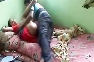 Indian harlot widens her legs wide to acquire her cookie gangbanged