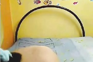 Brunette livecam chick with the sweetest face flashing goodies