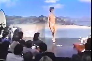 The hawt classic gals on the retro bikini contest topless