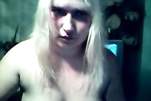 Chubby Russian cam model shows off her bare body