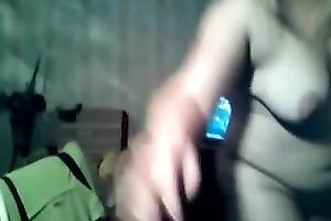 Chubby Russian cam model shows off her bare body
