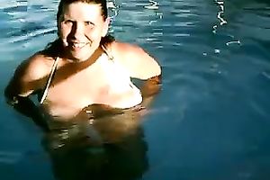 This plump hooker with large juicy bra buddies is driving me nuts