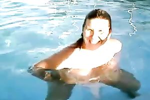 This plump hooker with large juicy bra buddies is driving me nuts