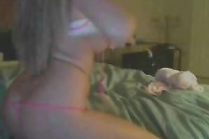 Deliciously hawt blond with large knockers is rubbing her soaked punani on cam