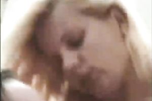 Tattooed golden-haired lassie enjoys bouncing on chubby prick