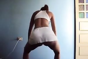 Big bottomed Brazilian seductress shakes her nifty ass like a pro