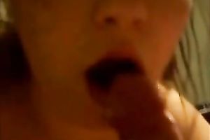 This lubricious whore in sunglasses knows how to give a priceless fellatio