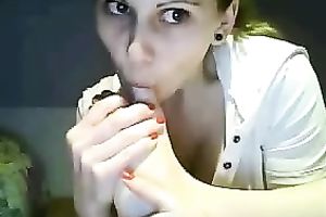This buxom livecam model with giant milk sacks knows how to make me slutty