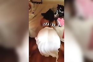 Ebony queen is shaking her massive nice butt like a champ