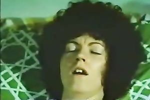 That hawt dark brown milf feels concupiscent for a random dude in the metro