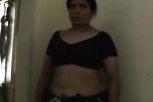 Curvy Indian mama undresses previous to giving deepthroat oral job