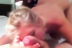 Insatiable hoochie knows how to give a flawless fellatio