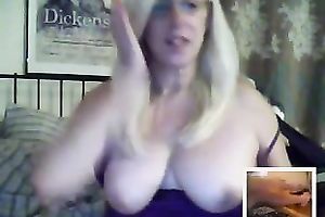 I love rubbing my large pantoons and pussy in front of my cam