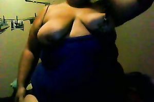 I am a pang slut and I love putting clothespins on my boobies