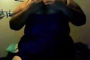 I am a pang slut and I love putting clothespins on my boobies