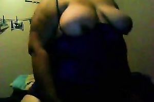 I am a pang slut and I love putting clothespins on my boobies