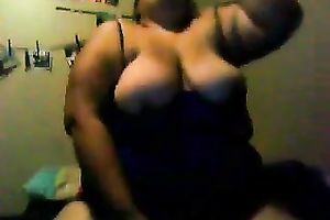 I am a pang slut and I love putting clothespins on my boobies