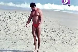 Light head torrid tramp wants to get hammered by her beefcake monstrous dude