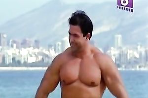 Light head torrid tramp wants to get hammered by her beefcake monstrous dude