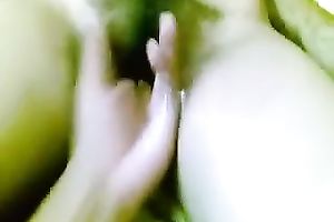 Indian hottie makes out with her paramour and lets him finger her vag