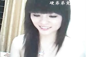 Asian chick likes being nude during her cam sessions with her BF