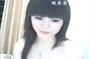 Asian chick likes being nude during her cam sessions with her BF