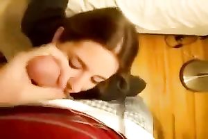 My pretty girlfriend knows how to give astonishing oral sex
