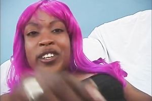 Purple haired ebon nympho gives hawt oral to her paramour