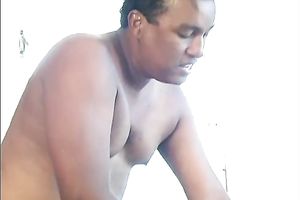 Bootylicious white babe riding that dark biggest cock