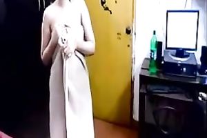 My GF shows her natural marangos for the webcam after taking a shower