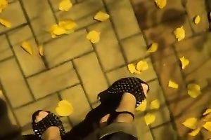 I know how to walk in 7 inch high platform shoes and look sexy doing it