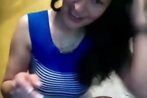 Sizzling cam dark brown entertains herself by fingering her fur pie