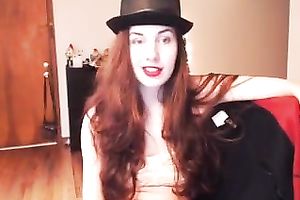 Redhead princess boasts of her perfect body in front of a livecam