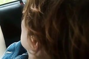 Golden toy vibrates and her twat acquires juicy in her car